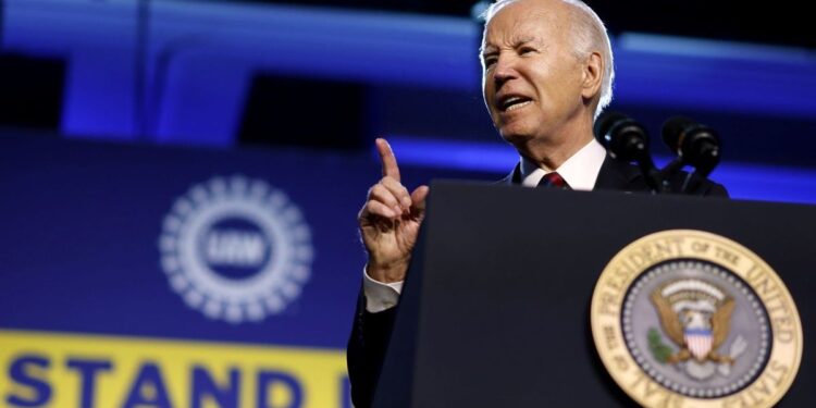 Biden commends UAW and Daimler deal to avoid strike
