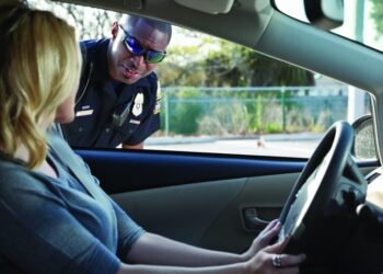 Can Illinois Police Search Your Phone During a Traffic Stop? Here's What the Law Says