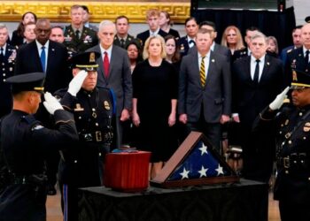 Colonel Ralph Puckett, recipient of the Medal of Honor, lies in honor in the Capitol rotunda