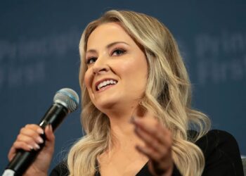 Ex-Trump aide expresses frustration and announces decision not to vote for ex-president