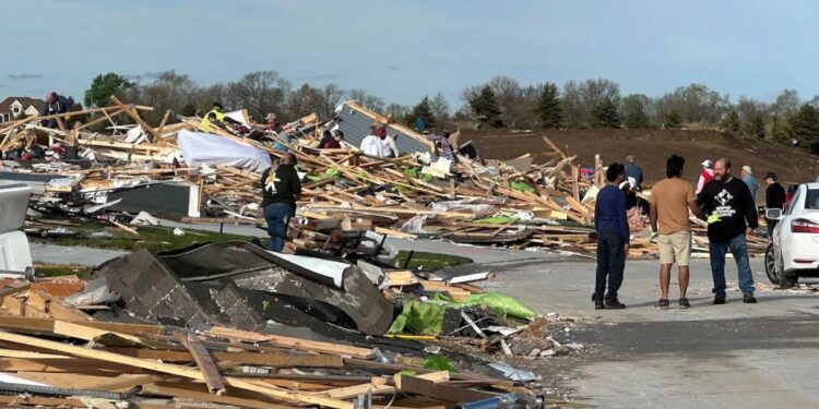 Severe storms threaten Texas to Missouri as at least 3 people die in Oklahoma tornadoes