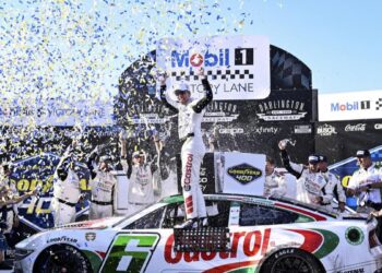 Brad Keselowski wins at Darlington Raceway, breaking his 3-year NASCAR winless streak