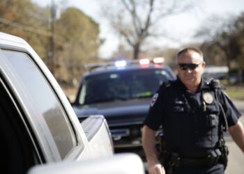 Can Tennessee Police Search Your Phone During a Traffic Stop? Here’s What the Law Says