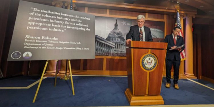 Democratic Senators Investigate Oil Execs About Trump’s $1 Billion Campaign Request