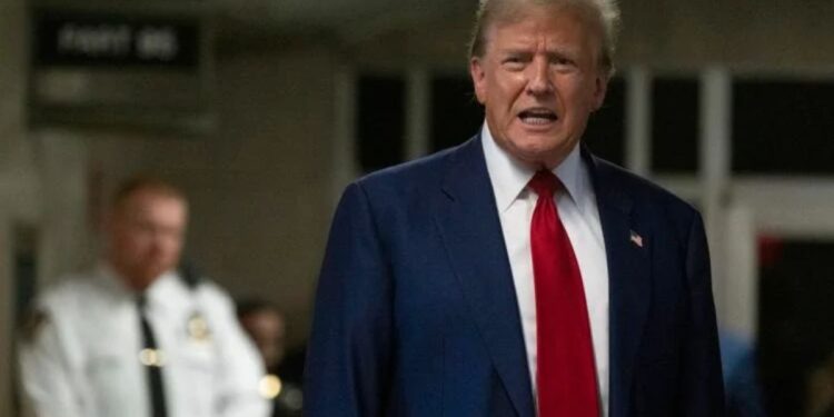 Donald Trump makes swing-state pitch during court break