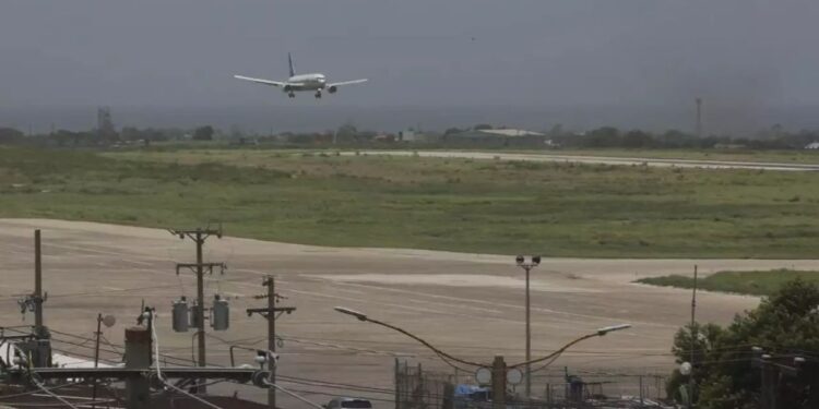 Reopening of Port-au-Prince airport in Haiti after 3-month closure