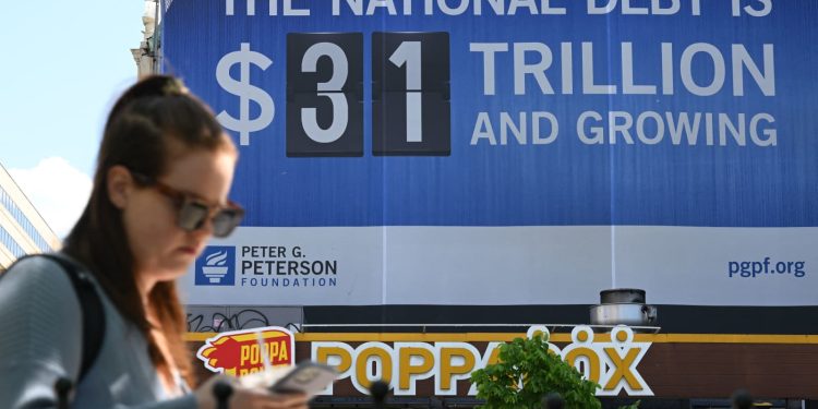 $8.4 Trillion National Debt: Are Rising Fiscal Challenges Threatening the US Economy?