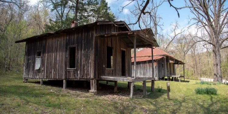 Arkansas Has An Abandoned Town That Most People Don’t Know About