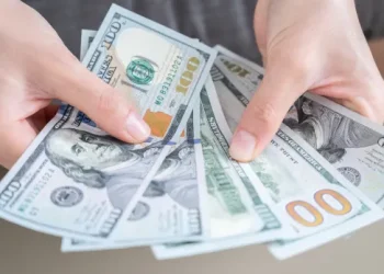 Chicago's Expanded Guaranteed Income Program: $500 Monthly Payments for 5,000 Low-Income Families with $32 Million Investment - Claim Yours Now!