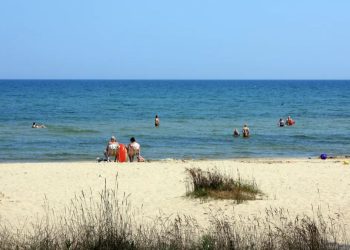 Meteotsunami Smashes Lake Michigan During Heavy Storms, Generating An Extraordinary 2-foot Water Rise On Beach