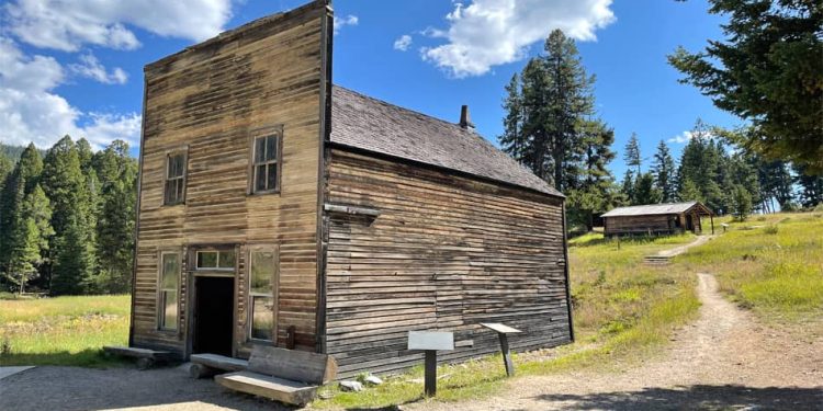 Montana Has An Abandoned Town That Most People Don’t Know About