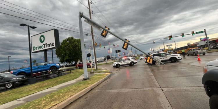 Oklahoma experiences heat wave following power outages caused by storms