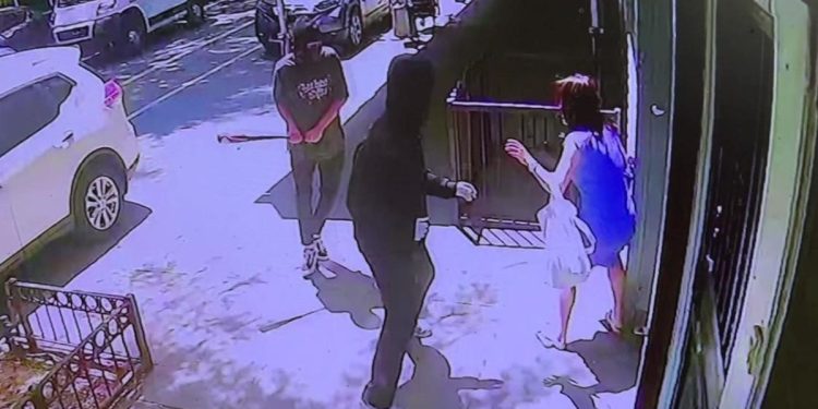 Video shows men beating a woman with a baseball bat on a New York City street