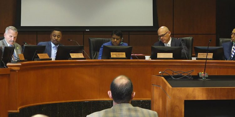 Newport News City Council Greenlights 89% Salary Increase for Mayor and Council Members: Mayor's Pay Set at $51,000, Council Members to Earn $47,000